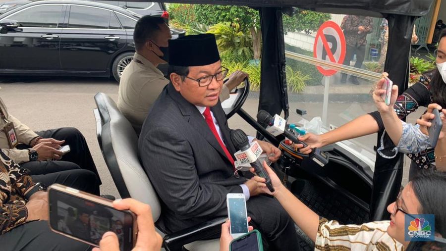 Pramono Anung Tiba di Istana Kepresidenan Jakarta (CNBC Indonesia/ Chandra Gian Asmara)