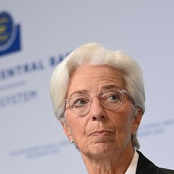 Lagarde: Suku Bunga Eropa Disetel 'Tinggi' untuk Anti-Inflasi