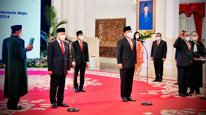 Presiden Joko Widodo melantik dua menteri dan tiga wakil menteri Kabinet Indonesia Maju untuk sisa masa jabatan periode tahun 2019-2024 di Istana Negara, Jakarta, Rabu (15/6/2022). (Foto: Laily Rachev - Biro Pers Sekretariat Presiden)