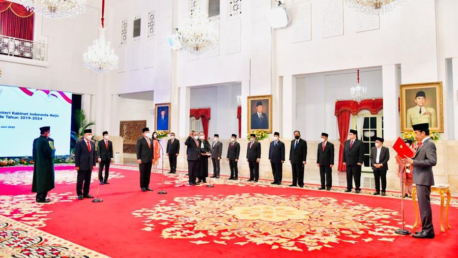 Presiden Joko Widodo melantik dua menteri dan tiga wakil menteri Kabinet Indonesia Maju untuk sisa masa jabatan periode tahun 2019-2024 di Istana Negara, Jakarta, Rabu (15/6/2022). (Foto: Laily Rachev - Biro Pers Sekretariat Presiden)