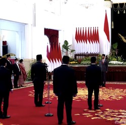Jokowi Resmi Reshuffle Kabinet, Ada 2 Menteri & 3 Wamen Baru
