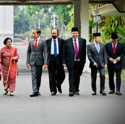Diam-diam Jokowi Bertemu Surya Paloh di Istana, Bahas Apa?