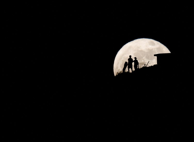 Bulan purnama yang dikenal sebagai 