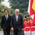Gaya Jokowi Tak Pakai Masker Sambut Presiden Jerman