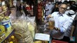 Hari Pertama Kerja Mendag Zulhas Langsung 'Nyebur' ke Pasar