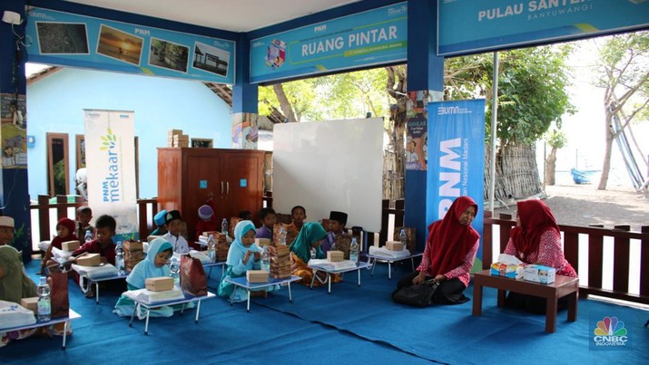 Ruang Pintar di Pulau Santen dibuka untuk memfasilitasi anak- anak dari nasabah PNM Mekaar dan masyarakat sekitar untuk belajar.