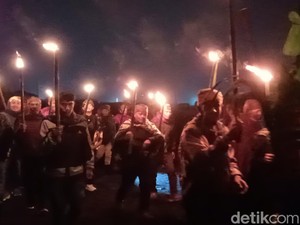 Suku Tengger Gelar Upacara Adat Yadnya Kasada, Terbuka untuk Umum
