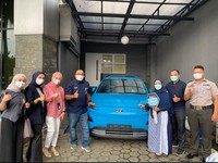 Pakai BRImo, Nasabah Loyal BRI Ini Raih Mobil Listrik Premium