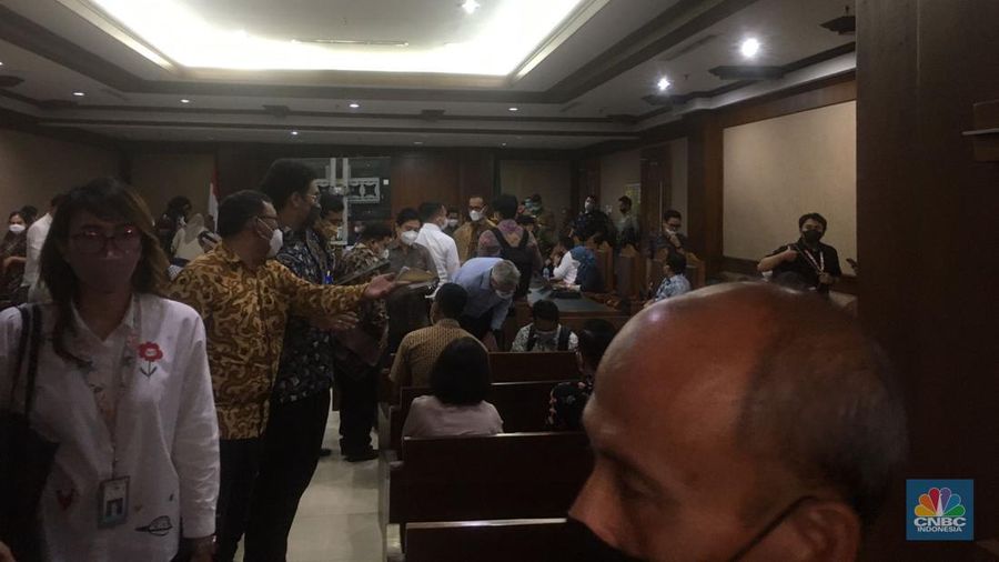 Sidang Penundaan Kewajiban Pembayaran Utang (PKPU) PT Garuda Indonesia di PN Jakarta Pusat, Jumat (17/6/2022). (CNBC Indonesia/Romys Bekinasri)