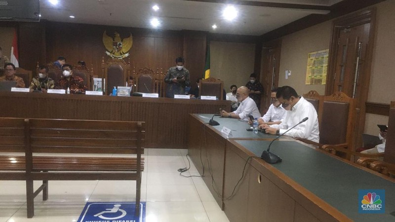 Sidang Penundaan Kewajiban Pembayaran Utang (PKPU) PT Garuda Indonesia di PN Jakarta Pusat, Jumat (17/6/2022). (CNBC Indonesia/Romys Bekinasri)