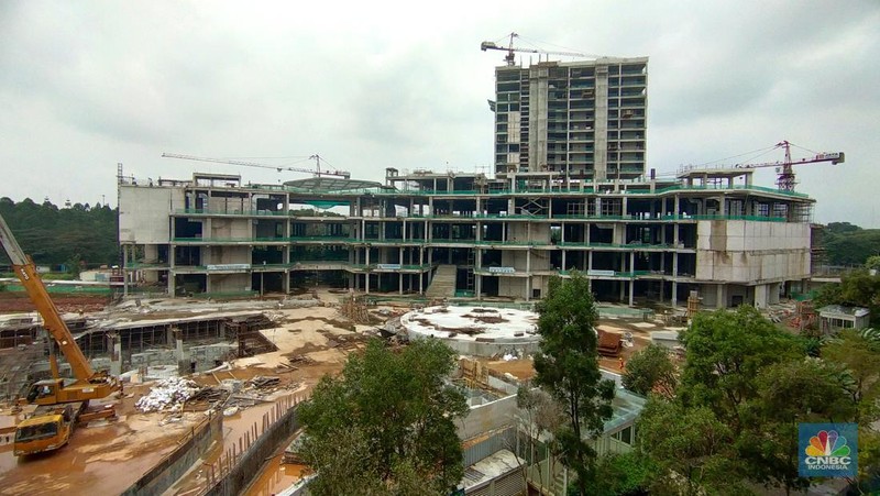 Suasana pembangunan Bintaro Xchange 2 yang berlokasi di Bintaro, Tangerang, Banten, Jumat (17/6/2022). (CNBC Indonesia/ Tri Susilo)