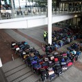 Potret Ratusan Koper Penumpang Tertahan di Bandara Heathrow