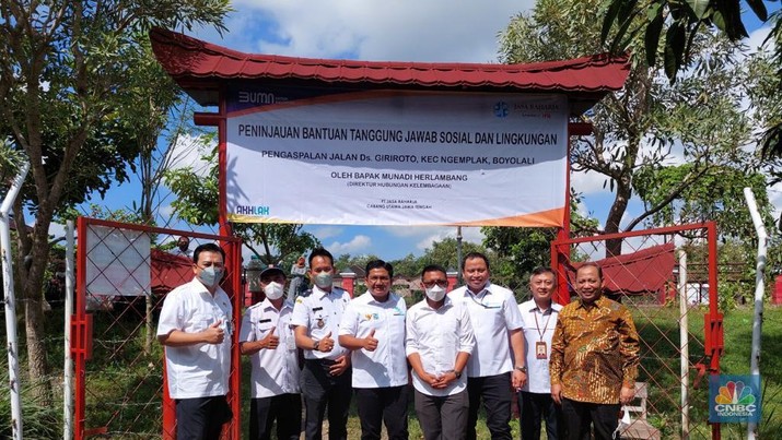Bantuan Pengaspalan Jalan oleh Jasa Raharja Bantuan pengaspalan jalan Desar Giriroto oleh Jasa Raharja