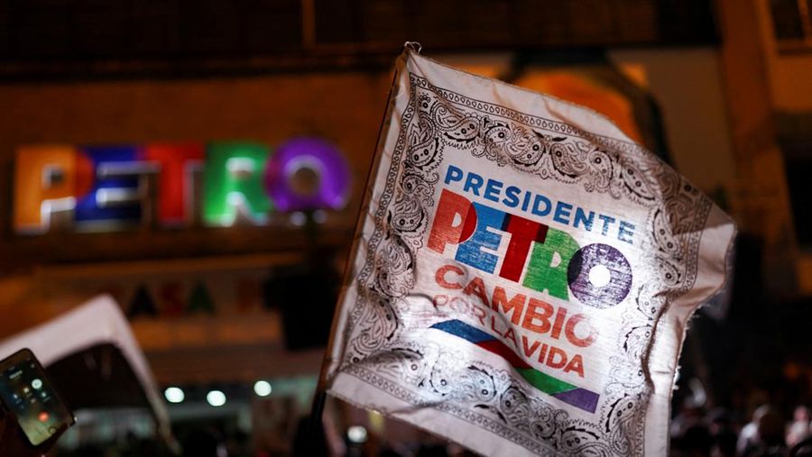 Supporters celebrate after Colombian left-wing presidential candidate Gustavo Petro of the Historic Pact coalition won the second round of the presidential election in Cali, Colombia June 19, 2022. REUTERS/David Lombeida NO RESALES. NO ARCHIVES.