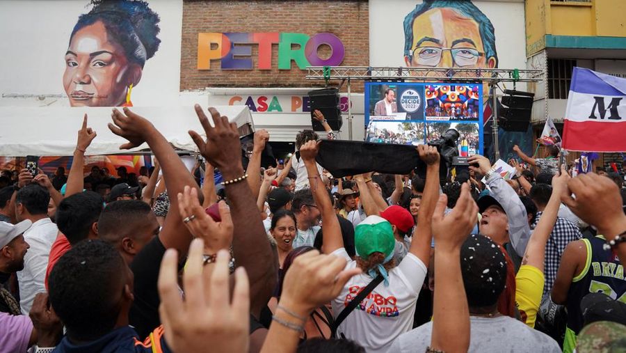 Supporters celebrate after Colombian left-wing presidential candidate Gustavo Petro of the Historic Pact coalition won the second round of the presidential election, in Cali, Colombia June 19, 2022. REUTERS/David Lombeida NO RESALES. NO ARCHIVES.