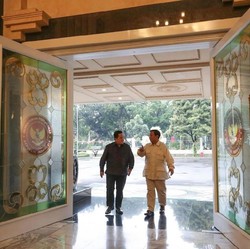 Momen Erick Thohir 'Sowan' Prabowo Subianto di Kantor Kemhan