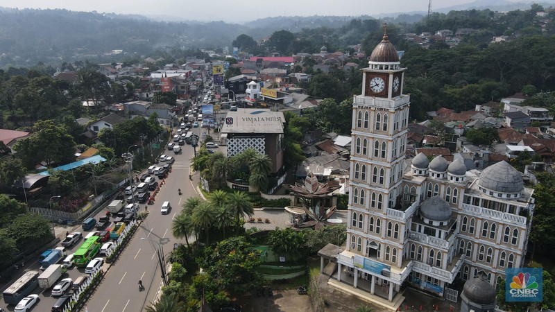 Jalu Puncak Bogor Macet (CNBC Indonesia/Andrean Kristianto)