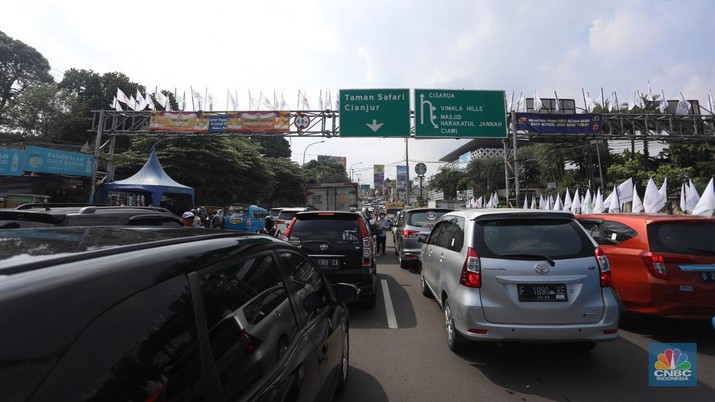 Jalu Puncak Bogor Macet (CNBC Indonesia/Andrean Kristianto) Jalu Puncak Bogor Macet (CNBC Indonesia/Andrean Kristianto)