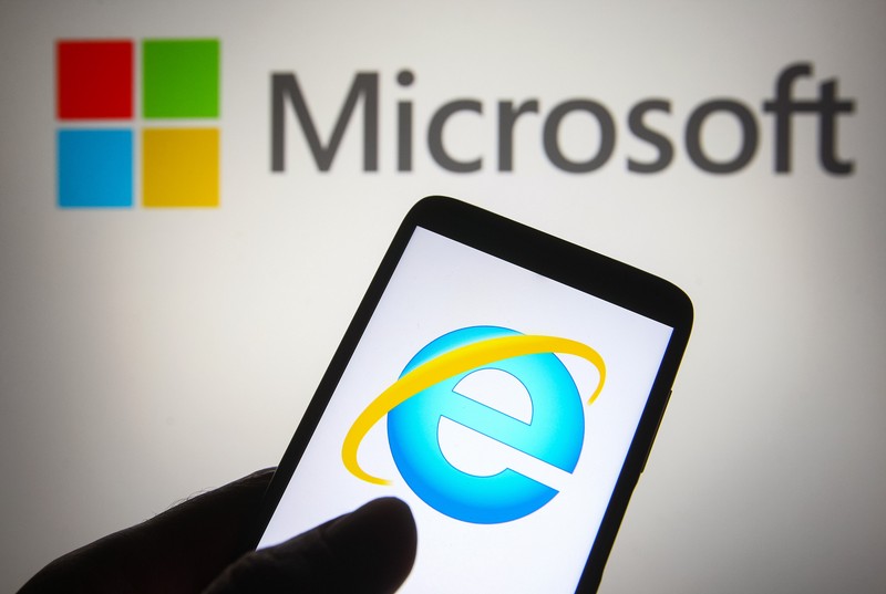 MICROSOFT-EXPLORER/GRAVE Tombstone of Internet Explorer browser, set up by South Korea's software engineer Jung Ki-young, is pictured at a rooftop of a cafe in Gyeongju, South Korea, June 17, 2022. Jung Ki-Young/Handout via REUTERS ATTENTION EDITORS - THIS IMAGE HAS BEEN SUPPLIED BY A THIRD PARTY. MANDATORY CREDIT. NO RESALES. NO ARCHIVES