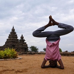 Jalan Kaki vs Yoga: Mana Lebih Efektif Atasi Nyeri Punggung Bawah?