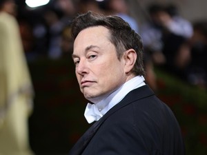 Dipecat karena Tweet Elon Musk, Cuma Dikasih 15 Menit Keluar Kantor