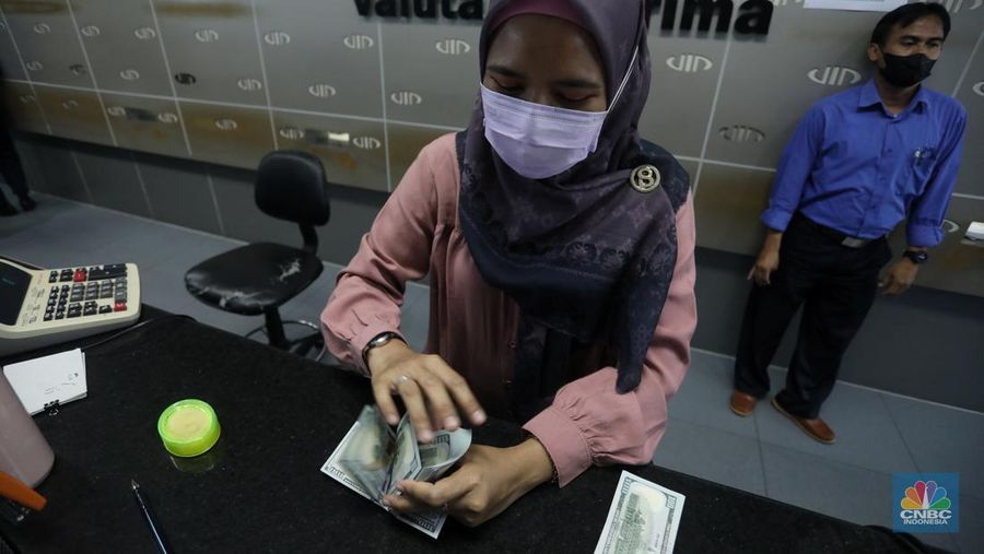 Ilustrasi Dolar-Rupiah, Money Changer (CNBC Indonesia/Andrean Krstianto)