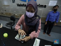 Rupiah Anjlok Gegara Inflasi AS Naik, Dolar Melesat ke Rp15.850