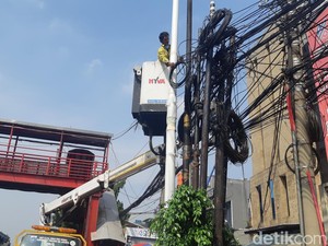 Pemindahan 25 Km Kabel Tiang ke SJUT di Jaksel Ditargetkan Tuntas Maret 2024