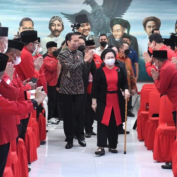 Gaya Jokowi, Megawati Hingga Ganjar Saat Rakernas PDIP 2022