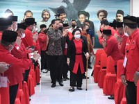 Gaya Jokowi, Megawati Hingga Ganjar Saat Rakernas PDIP 2022