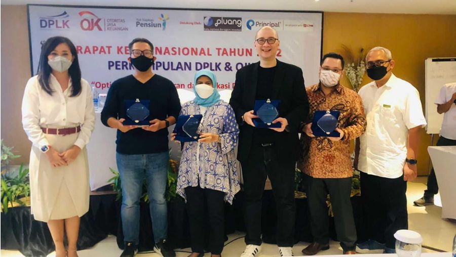 Pluang hadirkan program DPLK berbasis teknologi.