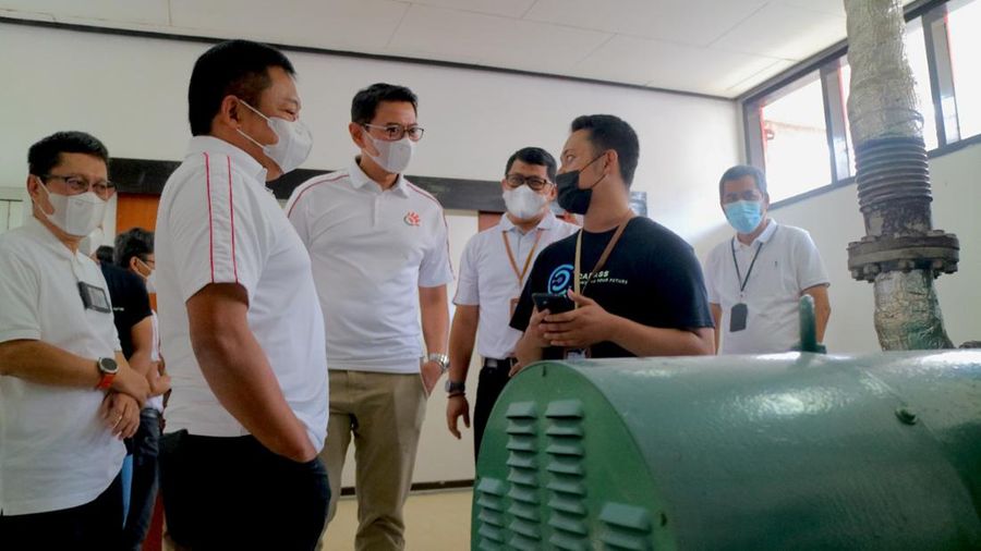 Dirut Telkom, Ririek Adriansyah dan jajaran manajemen dalam rangkaian Telkom Anniversafari ke seluruh Indonesia.