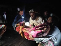 Helikopter Turun, Potret Evakuasi Gempa Dahsyat Afghanistan