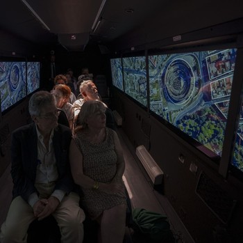 Naik Bus, Warga Nikmati Sensasi Tur Virtual Jelajah Roma Kuno