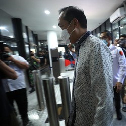 Alot! Sudah 6,5 Jam Eks Mendag Lutfi Diperiksa Kejagung