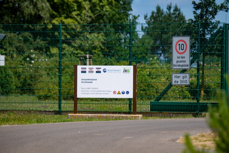21 June 2022, Mecklenburg-Western Pomerania, Lubmin: View of pipe systems and shut-off devices at the gas receiving station of the Nord Stream 1 Baltic Sea pipeline and the transfer station of the OPAL (Ostsee-Pipeline-Anbindungsleitung - Baltic Sea Pipeline Link) long-distance gas pipeline. The Nord Stream 1 Baltic Sea pipeline, through which Russian natural gas has been flowing to Germany since 2011, ends in Lubmin near Greifswald. Photo: Stefan Sauer/dpa (Photo by Stefan Sauer/picture alliance via Getty Images)