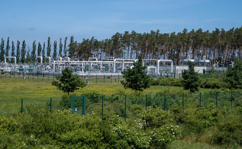 21 June 2022, Mecklenburg-Western Pomerania, Lubmin: View of pipe systems and shut-off devices at the gas receiving station of the Nord Stream 1 Baltic Sea pipeline and the transfer station of the OPAL (Ostsee-Pipeline-Anbindungsleitung - Baltic Sea Pipeline Link) long-distance gas pipeline. The Nord Stream 1 Baltic Sea pipeline, through which Russian natural gas has been flowing to Germany since 2011, ends in Lubmin near Greifswald. Photo: Stefan Sauer/dpa (Photo by Stefan Sauer/picture alliance via Getty Images)