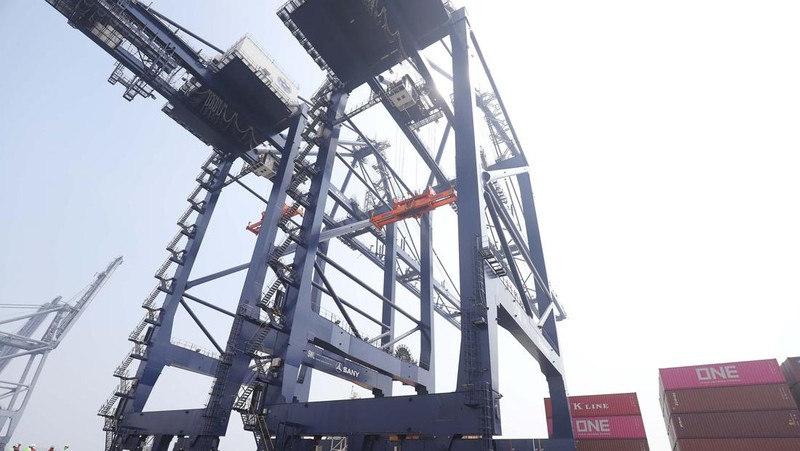 quay crane, Alat Berat (JICT)