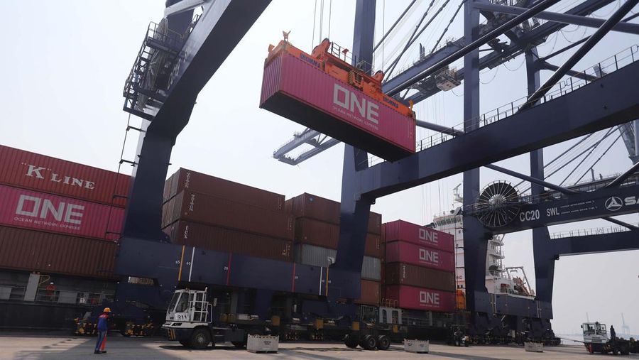 quay crane, Alat Berat (JICT)