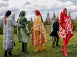 Perang? Apa Tuh! Intip Warna-warni Moscow Fashion Week Rusia