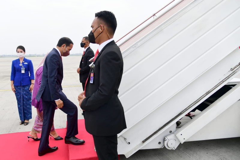 Bertolak ke Jerman, Presiden Jokowi Akan Hadiri KTT G7 (Muchlis Jr - Biro Pers Sekretariat Presiden) Bertolak ke Jerman, Presiden Jokowi Akan Hadiri KTT G7 (Muchlis Jr - Biro Pers Sekretariat Presiden)