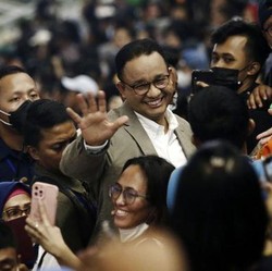 Lagi! Anies Sebut Mobil Listrik Bukan Solusi Krisis Iklim