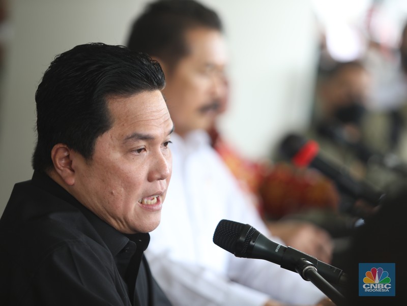 Erick Thohir Menteri Badan Usaha Milik Negara (BUMN) di Kejagung. (CNBC Indonesia/Muhammad Sabki) Erick Thohir Menteri Badan Usaha Milik Negara (BUMN) di Kejagung. (CNBC Indonesia/Muhammad Sabki)