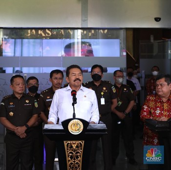 Gaya Erick & ST Burhanuddin Umumkan Tersangka Korupsi Garuda