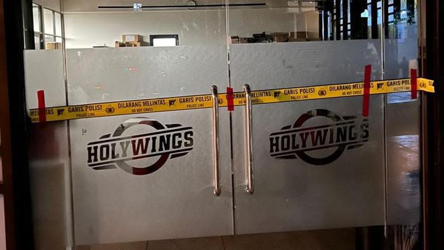 Kantor Holywings BSD Dipasangi Garis Polisi (Foto: dok. Istimewa)
