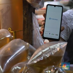 Beli Minyak Goreng Boleh Pinjam KTP, Begini Penjelasannya