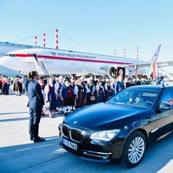 Tiba di Jerman, Jokowi Tiba-tiba 'Diteriaki' Warga! Ada Apa?