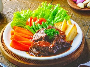 10+ Tempat Makan Dekat Stasiun Solo Balapan, Ada Soto hingga Bakso