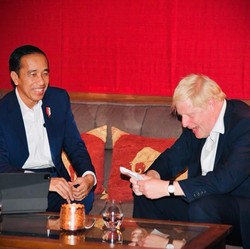 Jokowi & PM Inggris Bertemu di Sela KTT G7, Bahas Apa?