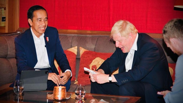 Di sela-sela pelaksanaan G7, Presiden Joko Widodo bertemu dengan PM Inggris Boris Johnson di Elmau, Senin 27 Juni 2022.